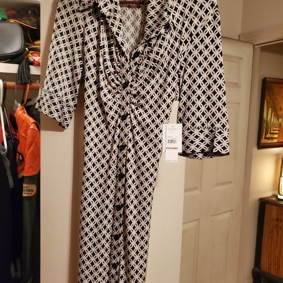 Dress - Picture 1 of 2